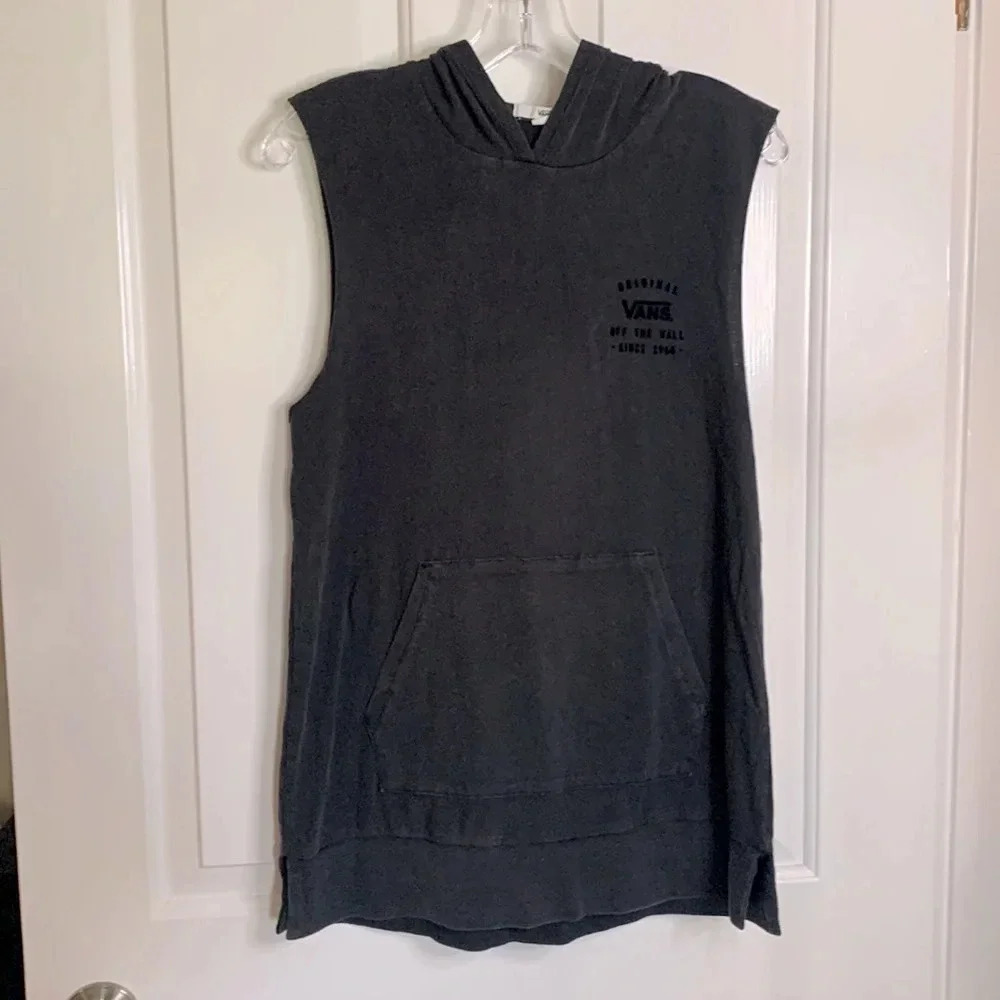 EUC women’s VANS sleeveless cotton pullover hooded T-shirt in black sz medium